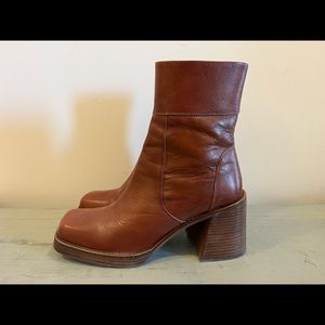 Chunky platform boots